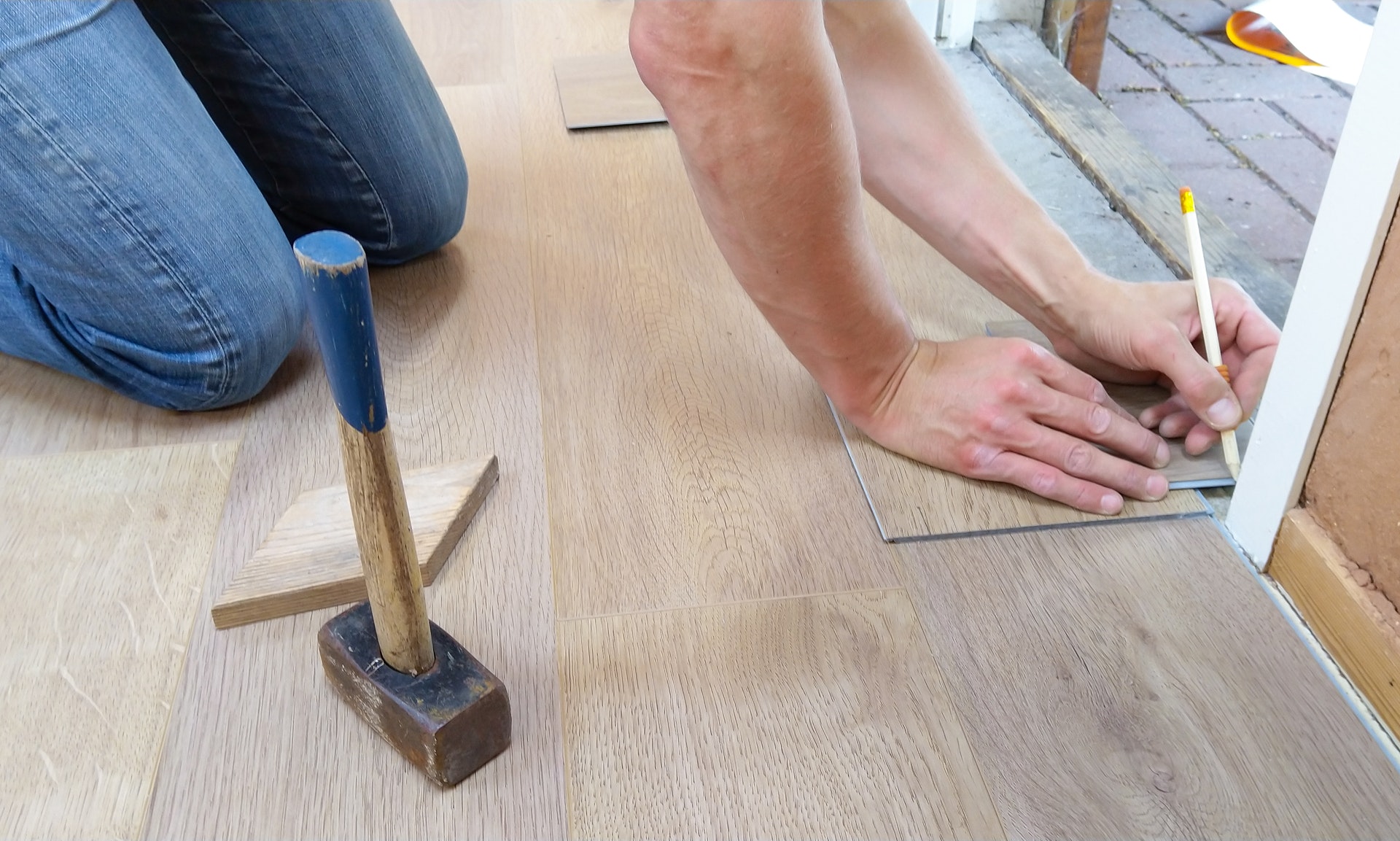 The Major Pros And Cons Of Vinyl Flooring